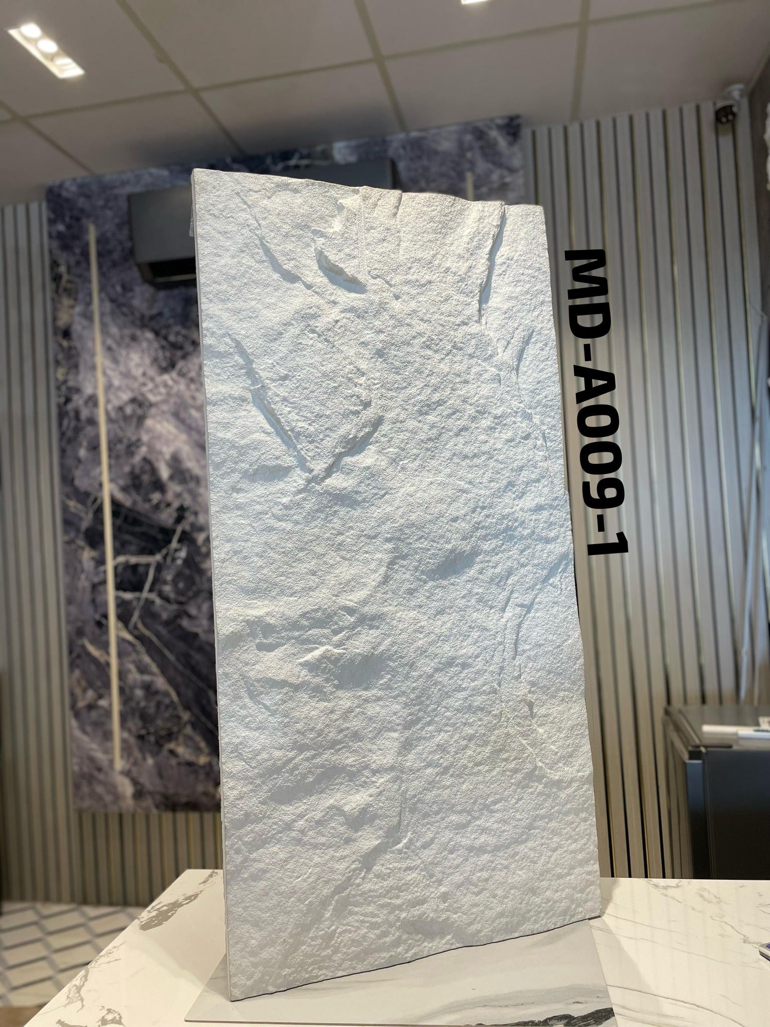 Tấm ốp đá PU lồi lõm kích thước lớn - Concave - convex rock wall - Maison De Pierre